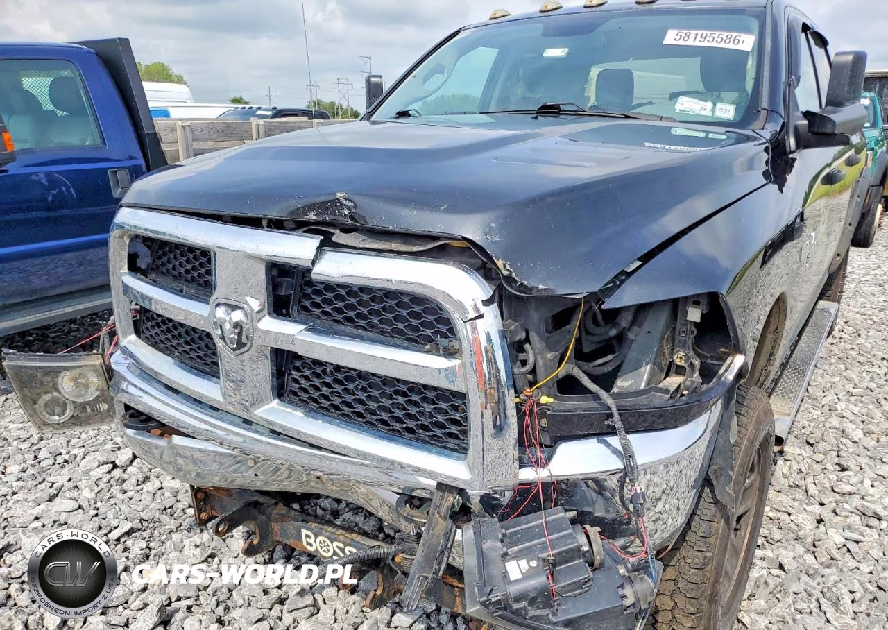 2018 Ram 3500 St VIN:3C63R3CJ0JG132589 - 9