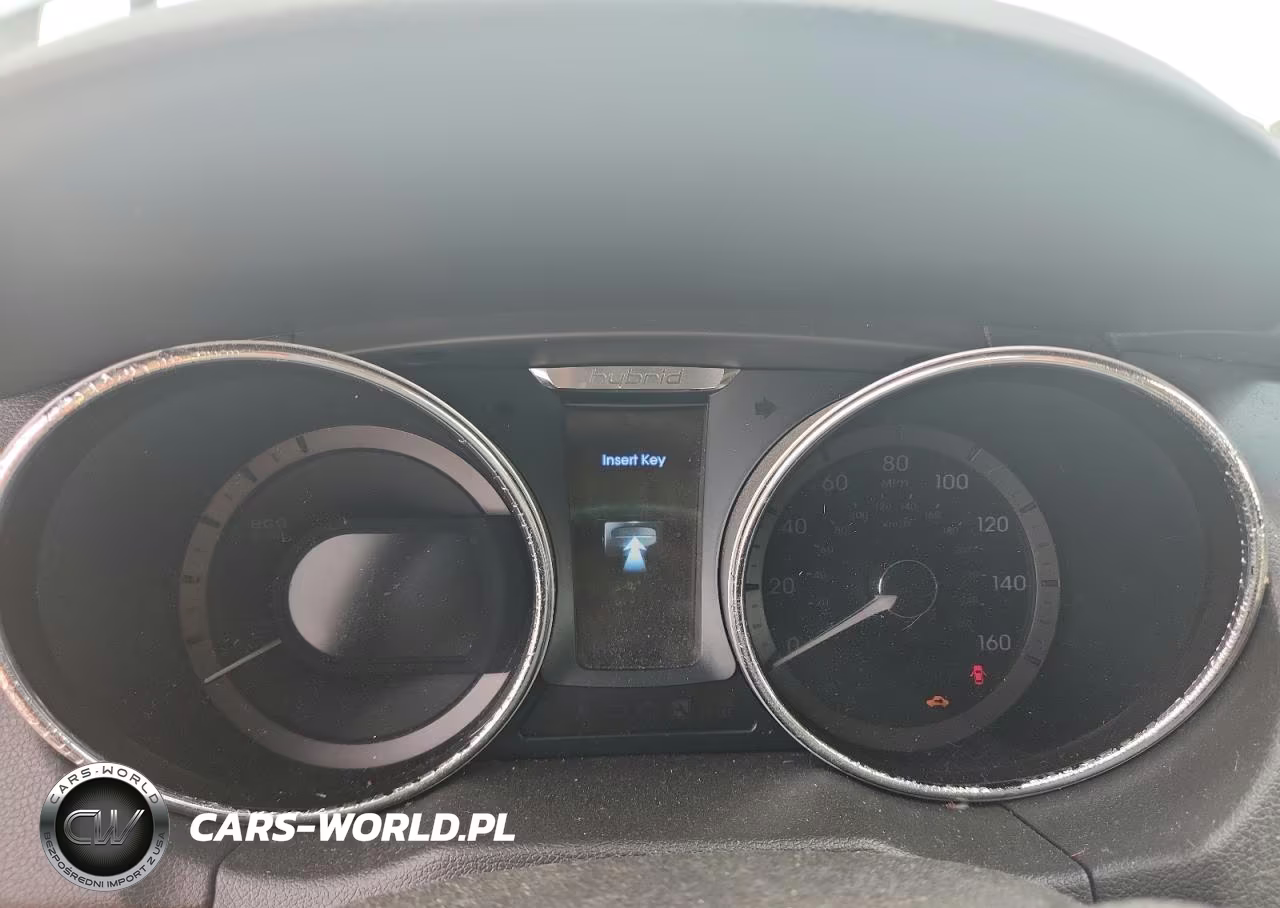 2015 Hyundai Sonata Hybrid Base VIN:KMHEC4A42FA134559 - 9