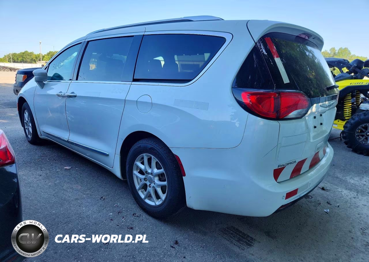 2020 Chrysler Pacifica Touring L VIN:2C4RC1BG0LR276462 - 2
