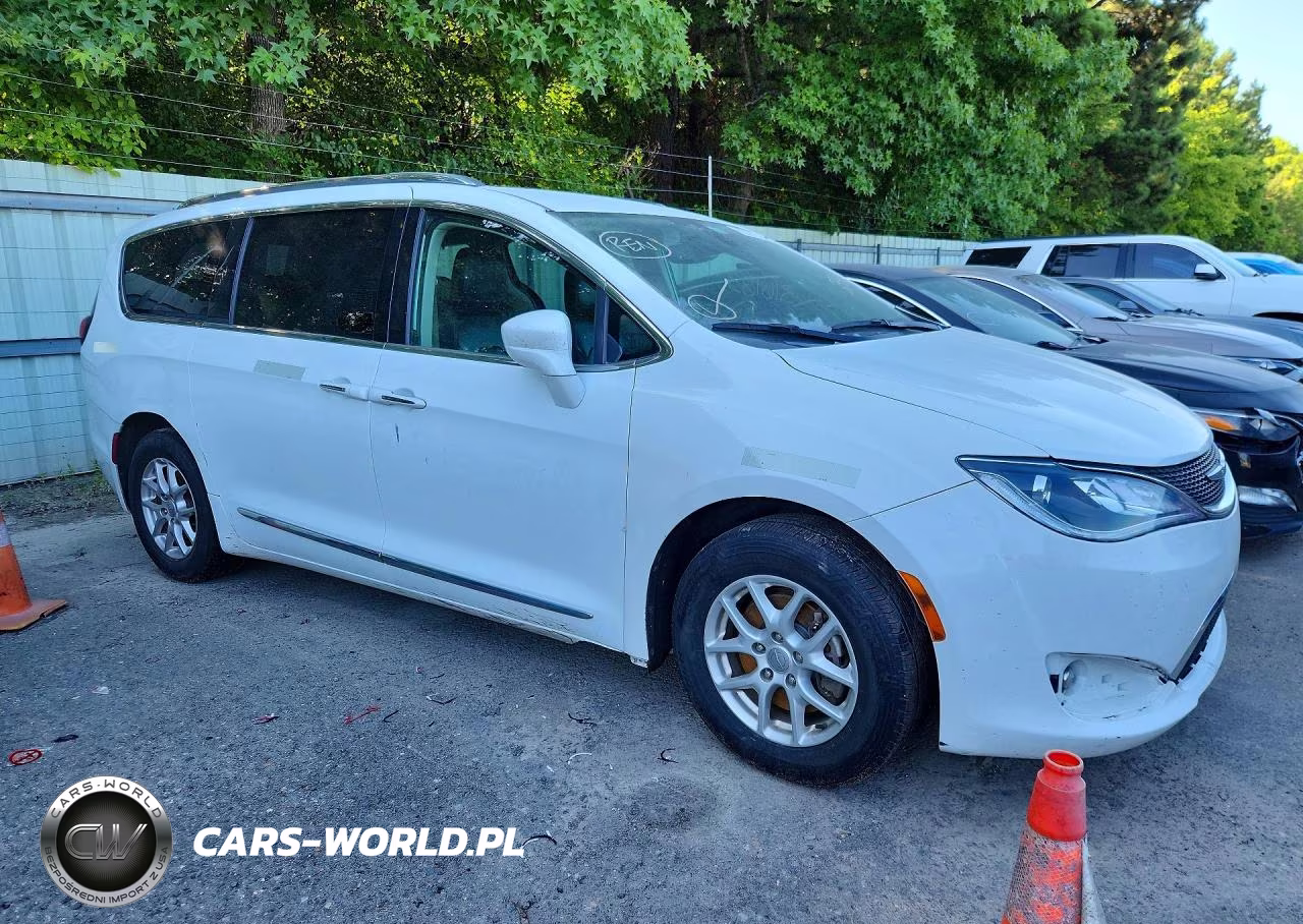 2020 Chrysler Pacifica Touring L VIN:2C4RC1BG0LR276462 - 4