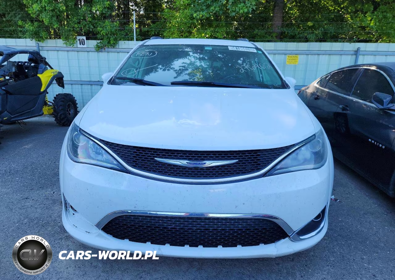 2020 Chrysler Pacifica Touring L VIN:2C4RC1BG0LR276462 - 5