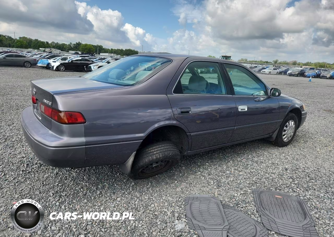 1999 Toyota Camry Ce VIN:4T1BG22K6XU862068 - 3