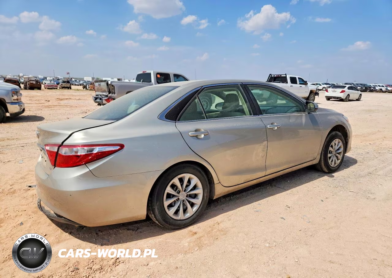 2015 Toyota Camry Le VIN:4T4BF1FK8FR502151 - 3