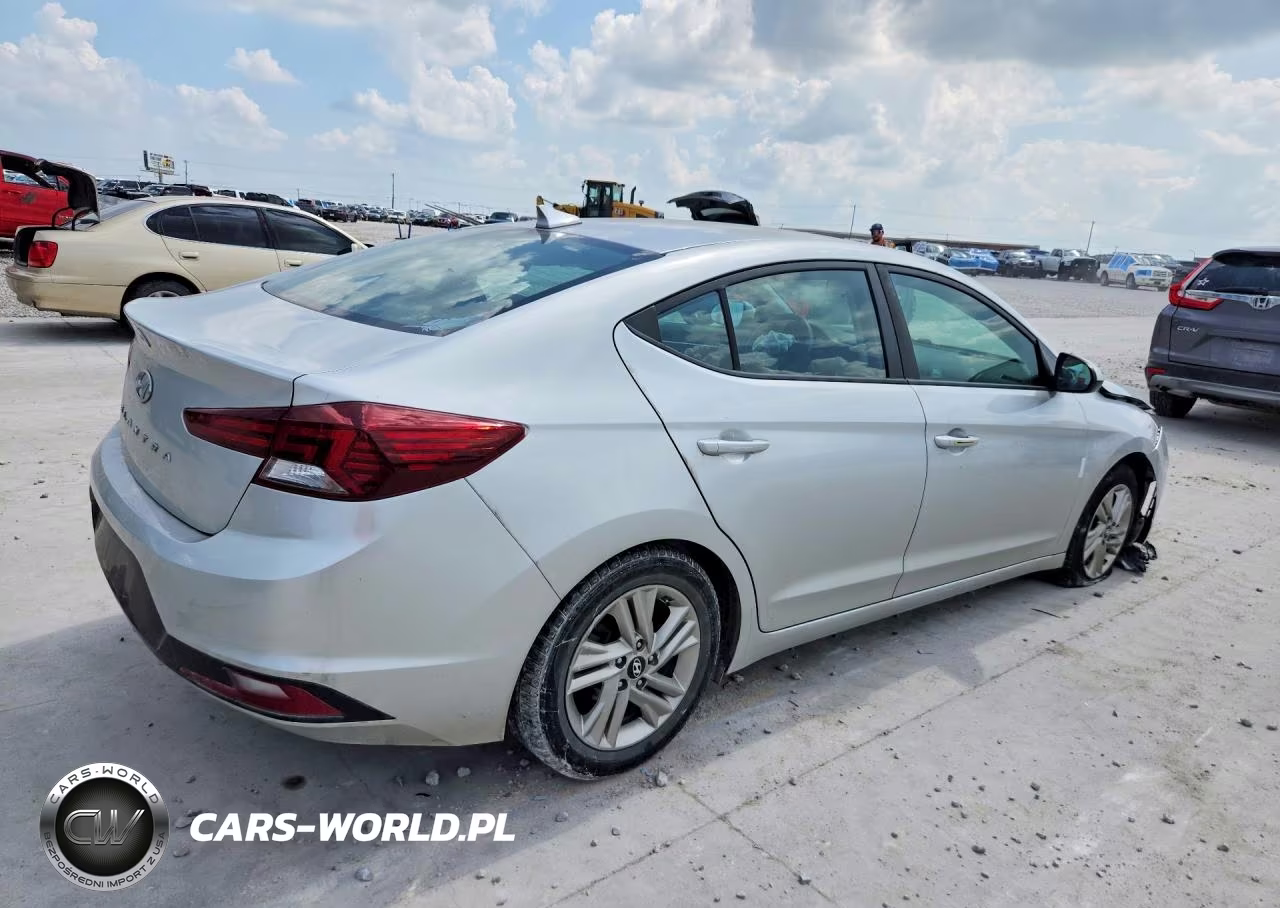 2019 Hyundai Elantra Sel VIN:5NPD84LF2KH416185 - 3