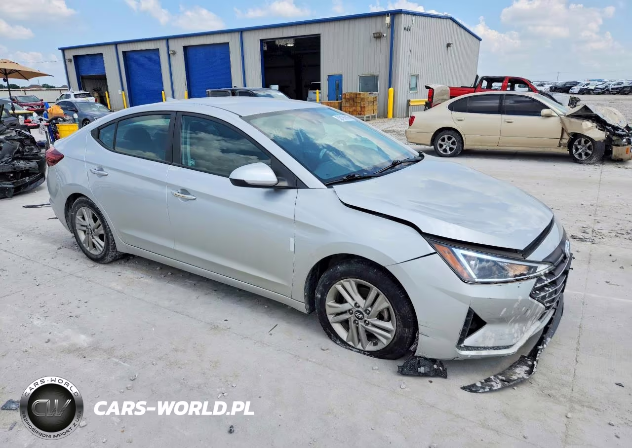 2019 Hyundai Elantra Sel VIN:5NPD84LF2KH416185 - 4
