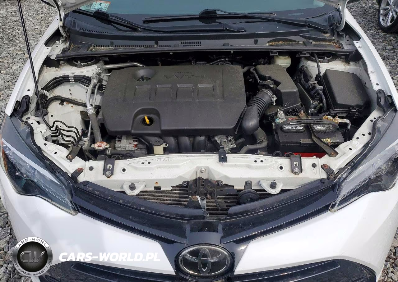 2018 Toyota Corolla Le VIN:2T1BURHE0JC017177 - 11
