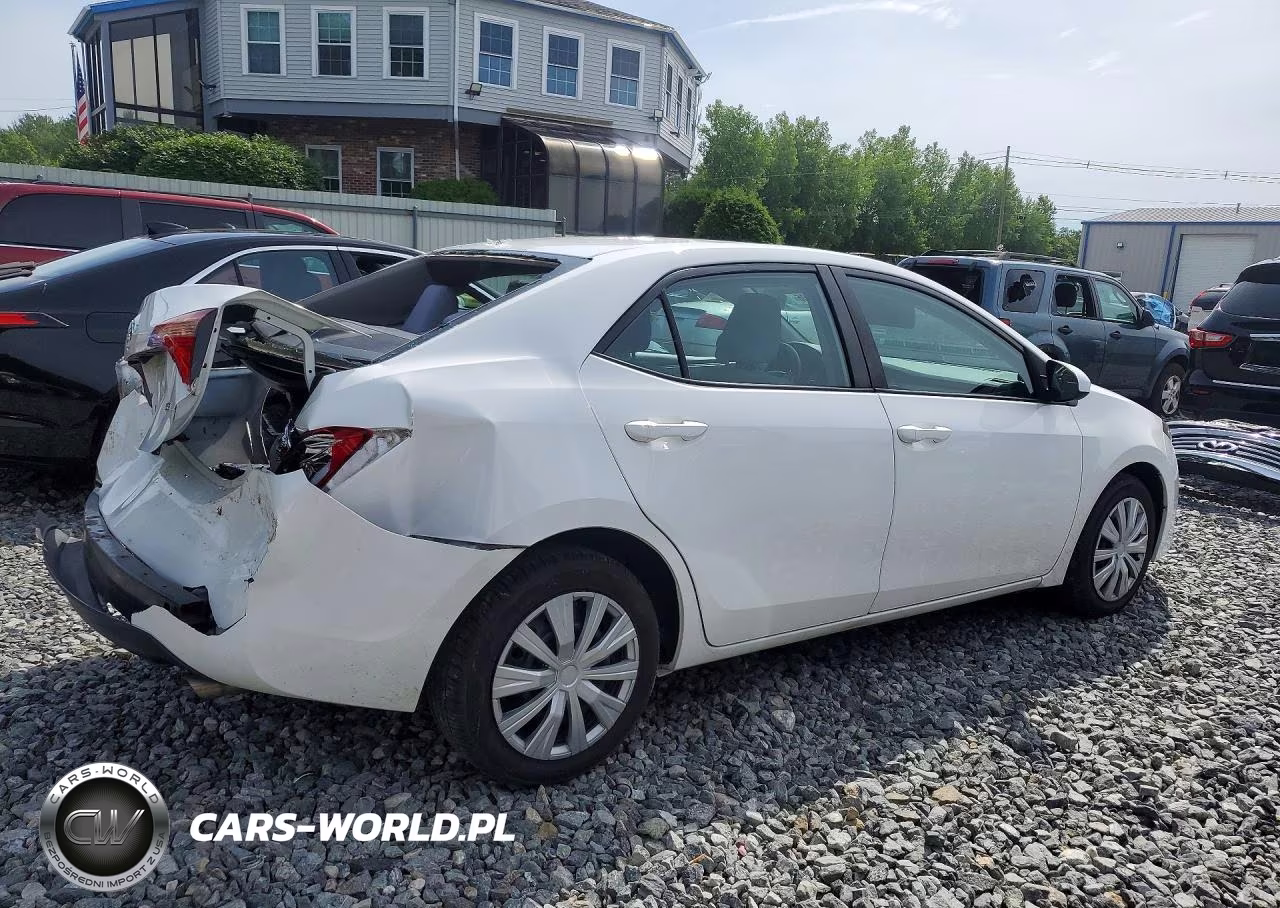 2018 Toyota Corolla Le VIN:2T1BURHE0JC017177 - 3