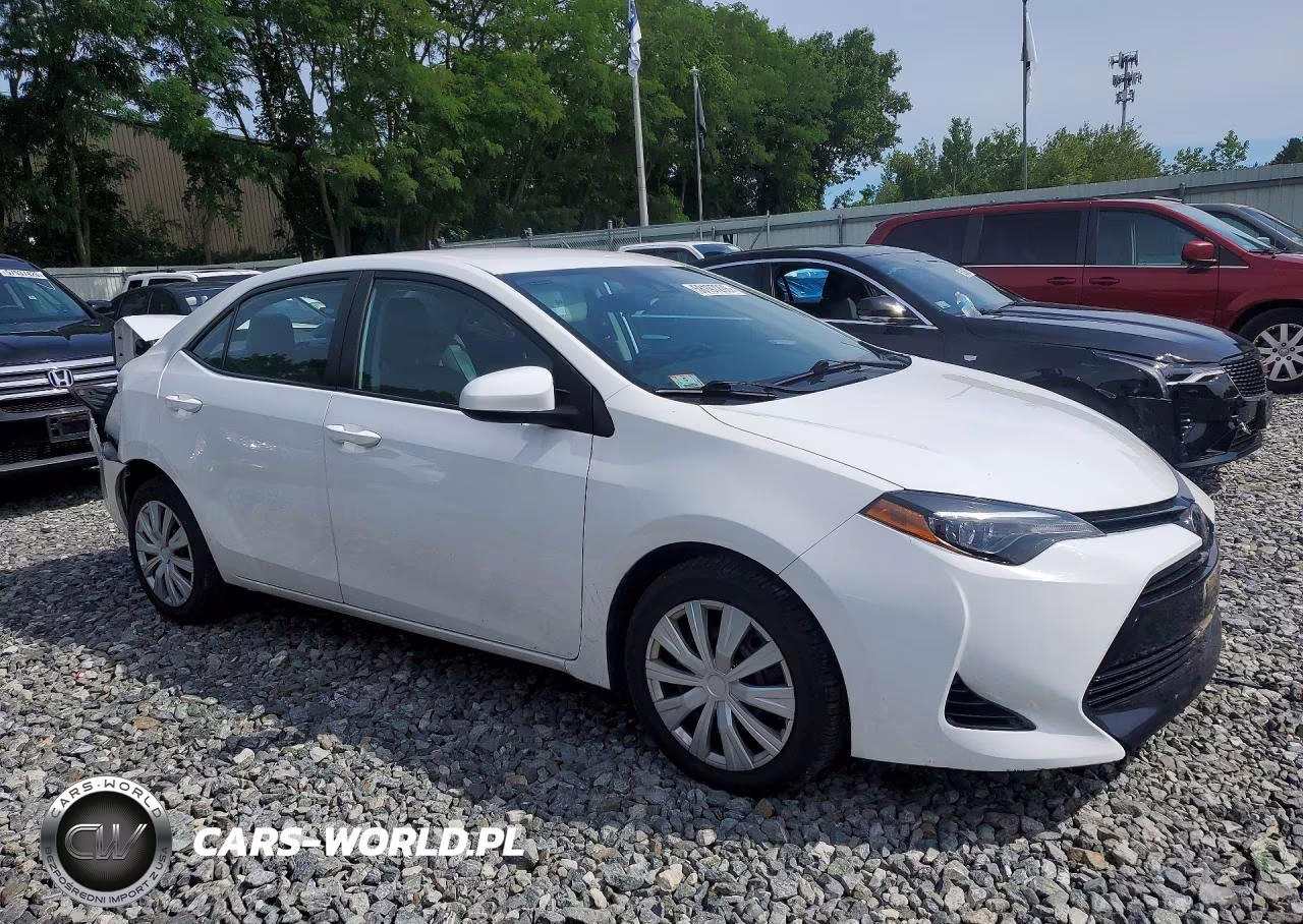 2018 Toyota Corolla Le VIN:2T1BURHE0JC017177 - 4