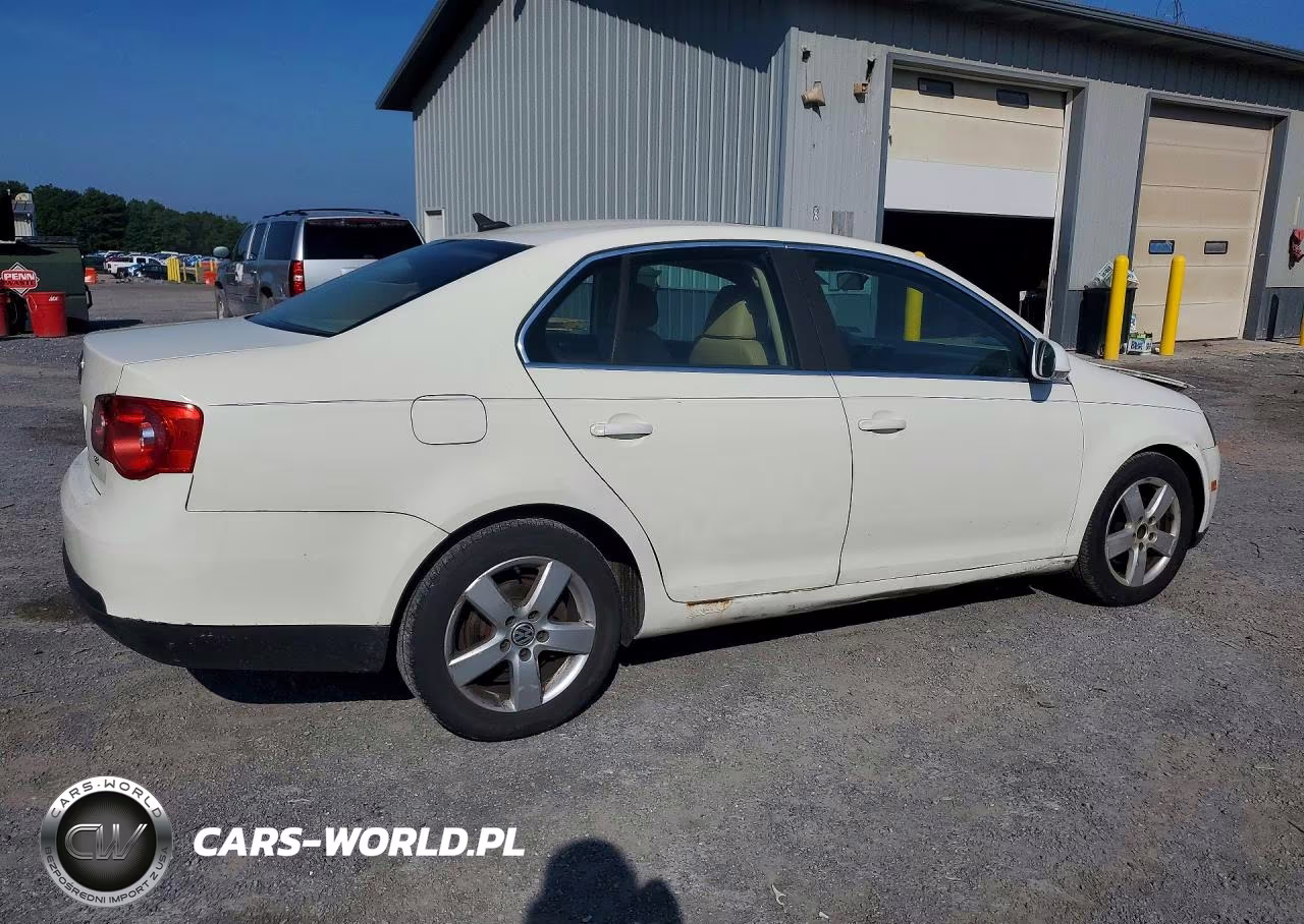 2008 Volkswagen Jetta VIN:3VWRM71K28M107299 - 3