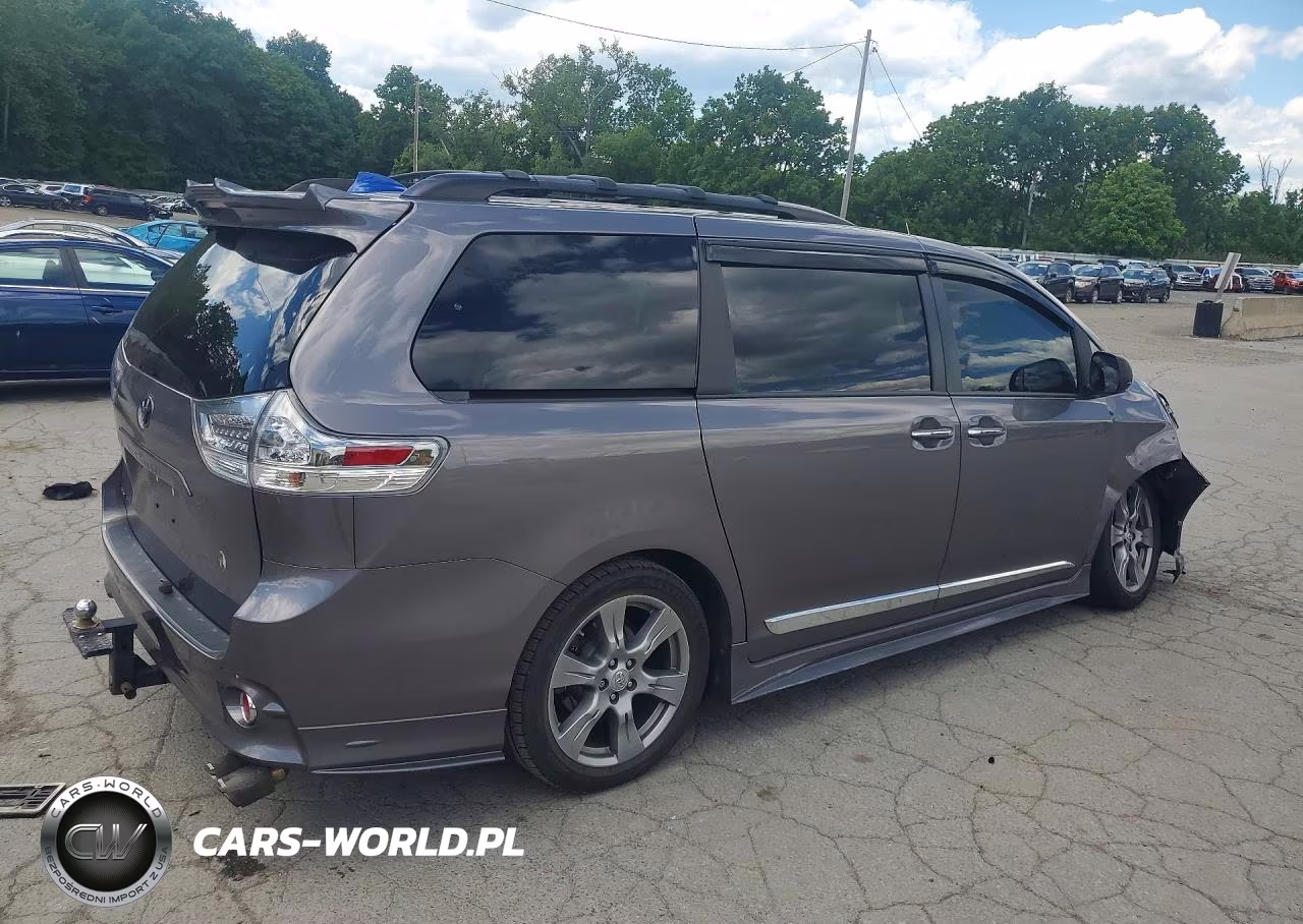 2017 Toyota Sienna Se VIN:5TDXZ3DC1HS849816 - 3