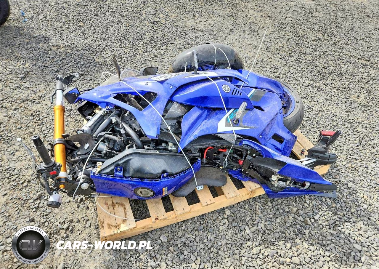 2025 Yamaha Yzfr7