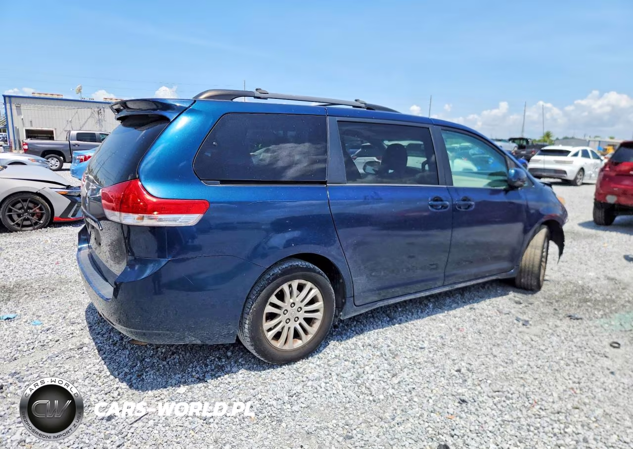 2011 Toyota Sienna Xle 8-Passenger VIN:5TDYK3DC9BS085181 - 3
