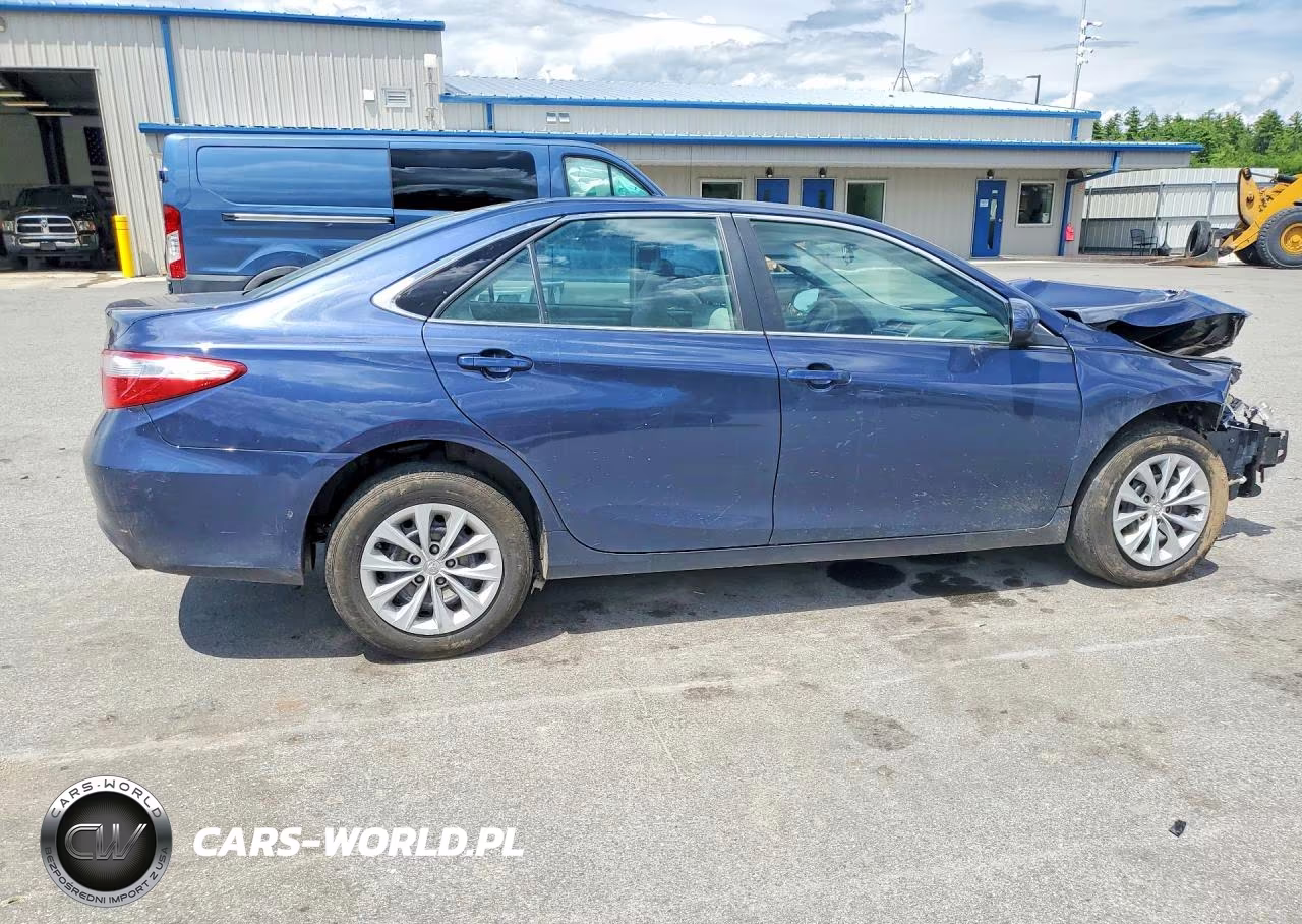 2016 Toyota Camry Le VIN:4T4BF1FK1GR559437 - 3