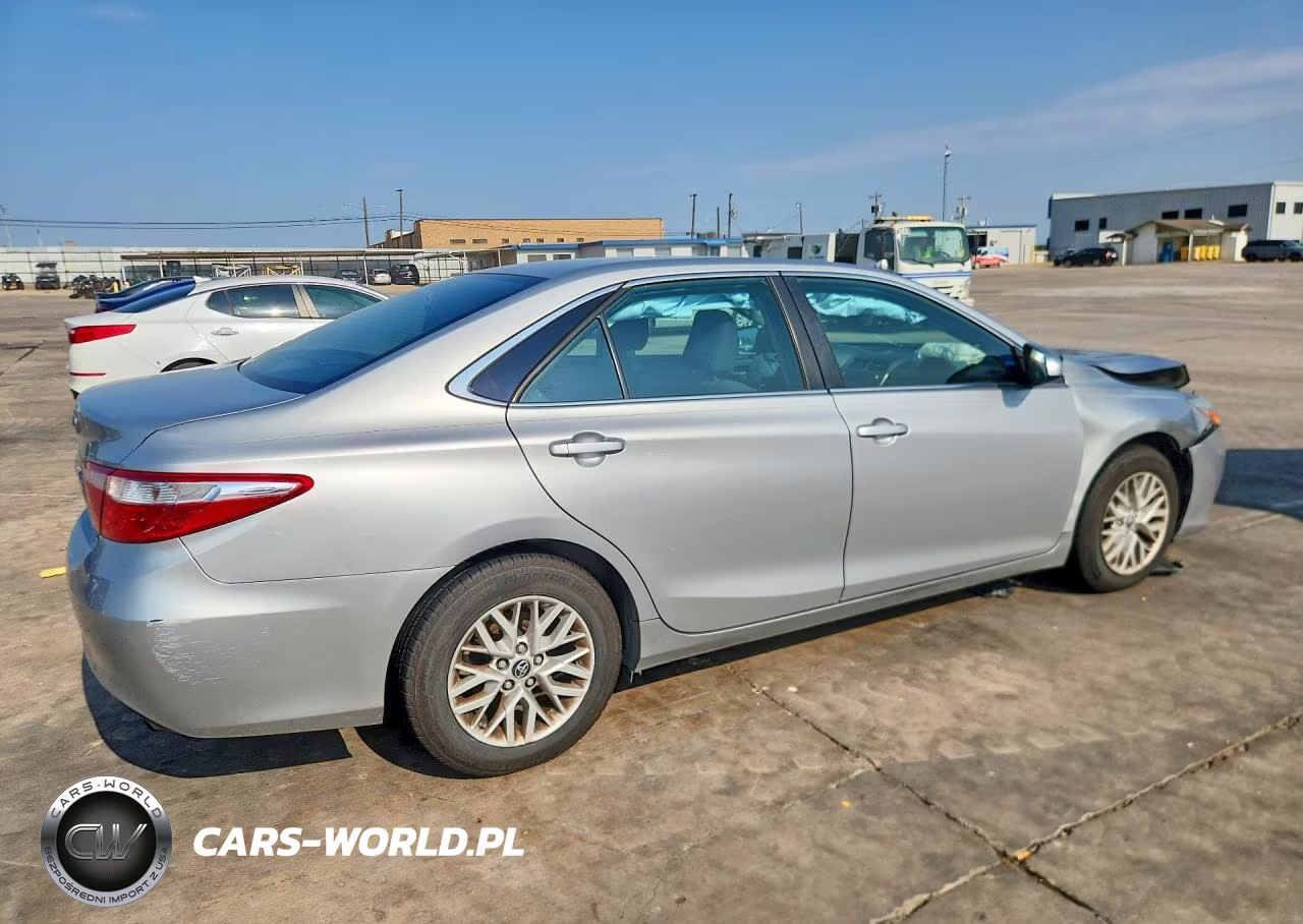 2016 Toyota Camry Le VIN:4T4BF1FK3GR543434 - 3