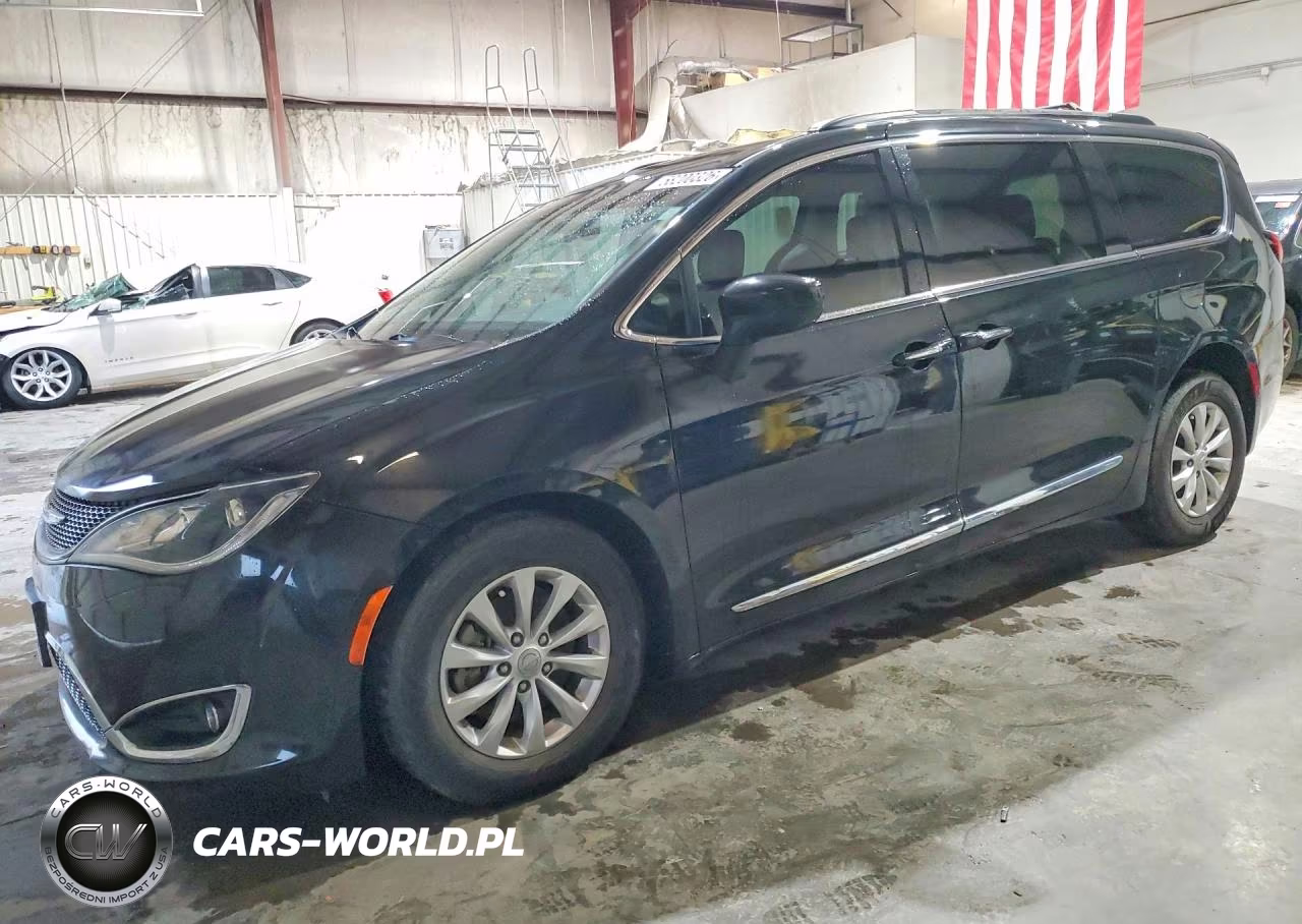 2017 Chrysler Pacifica Touring L – zdjęcie 1 z 13