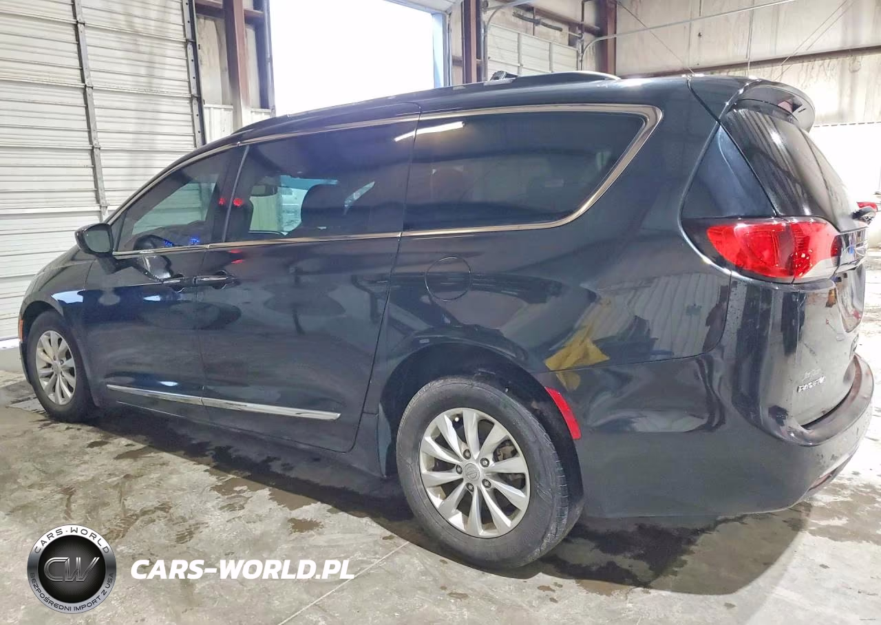 2017 Chrysler Pacifica Touring L VIN:2C4RC1BGXHR702780 - 2