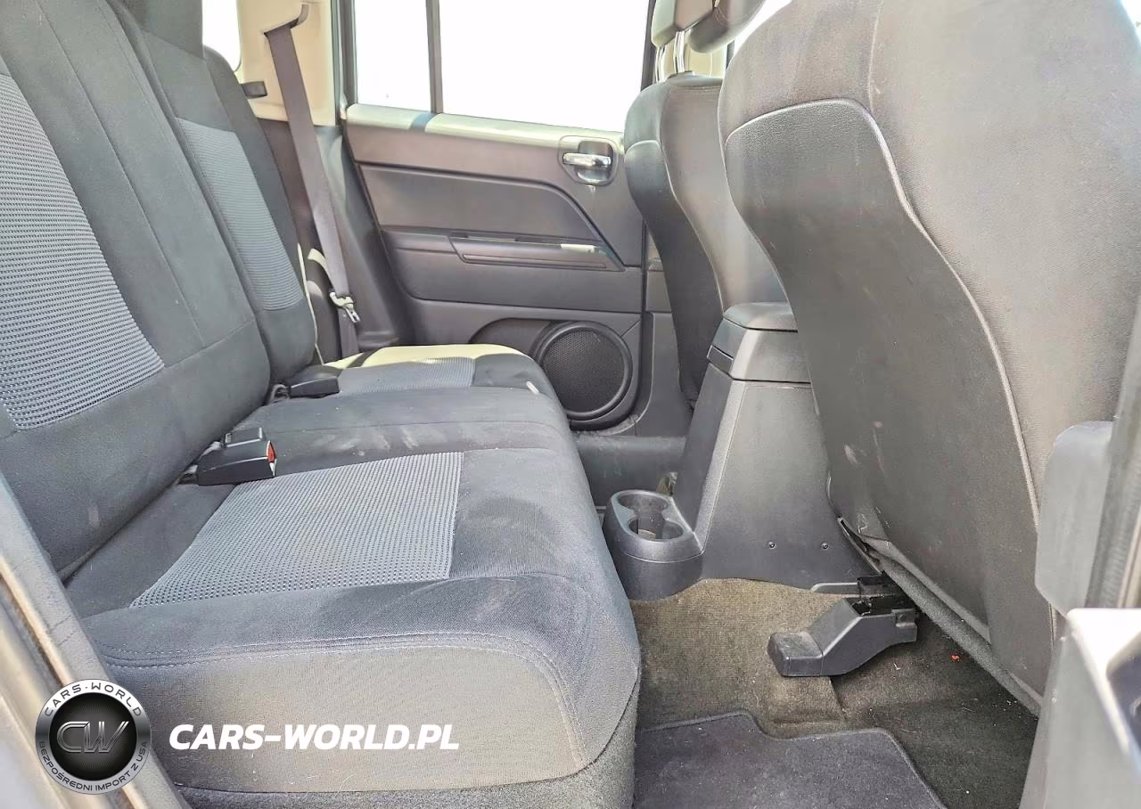 2016 Jeep Patriot Sport VIN:1C4NJPBB3GD738596 - 11