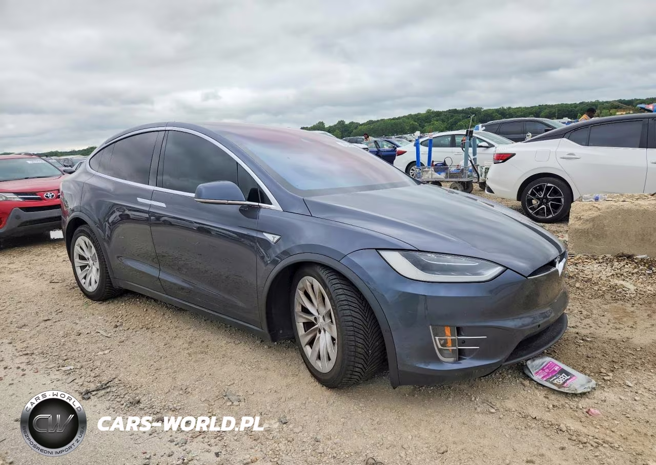 2016 Tesla Model X VIN:5YJXCAE2XGF003571 - 4