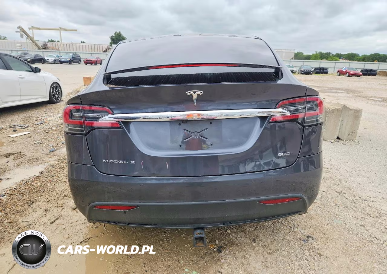2016 Tesla Model X VIN:5YJXCAE2XGF003571 - 6