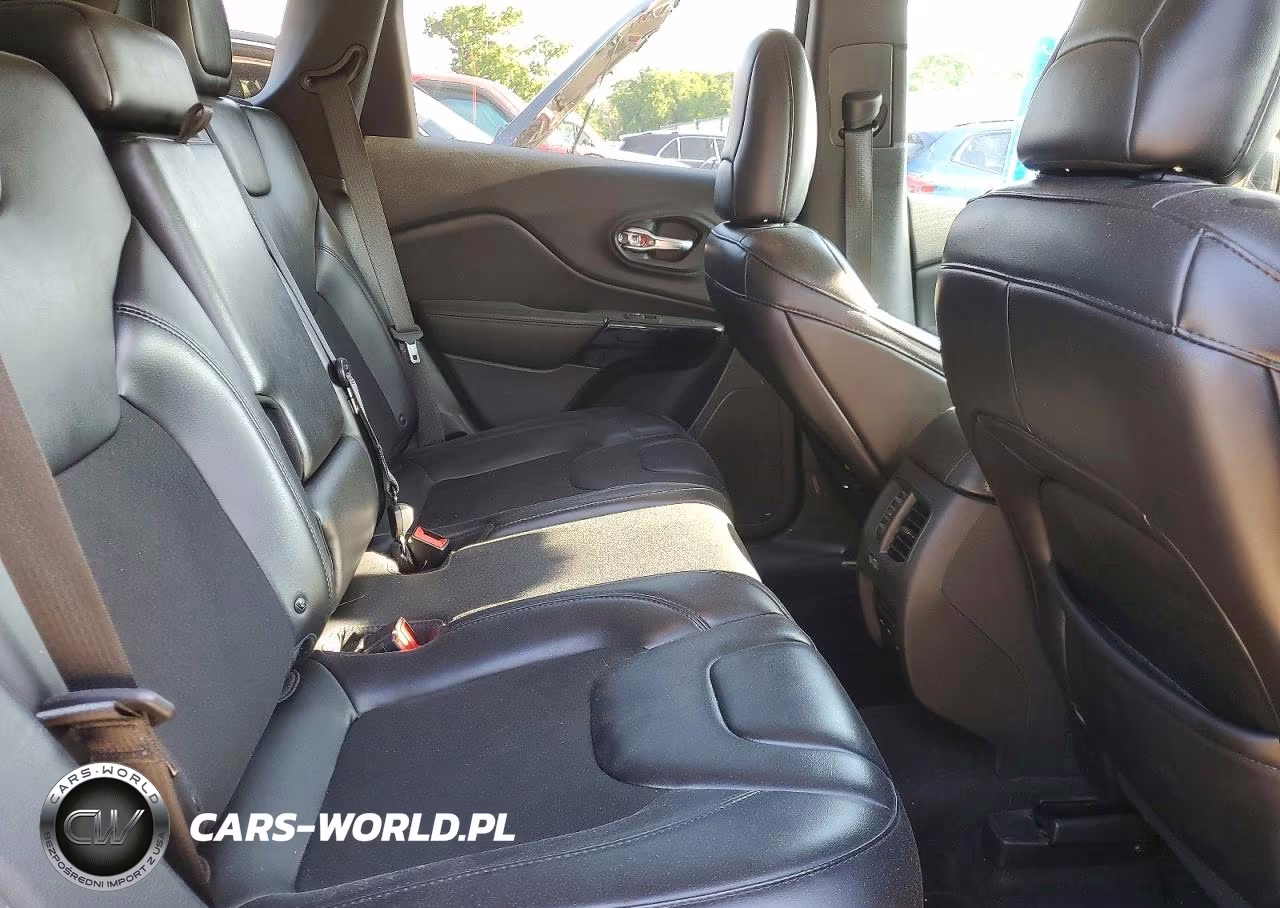 2019 Jeep Cherokee Latitude Plus VIN:1C4PJLLB3KD454099 - 11