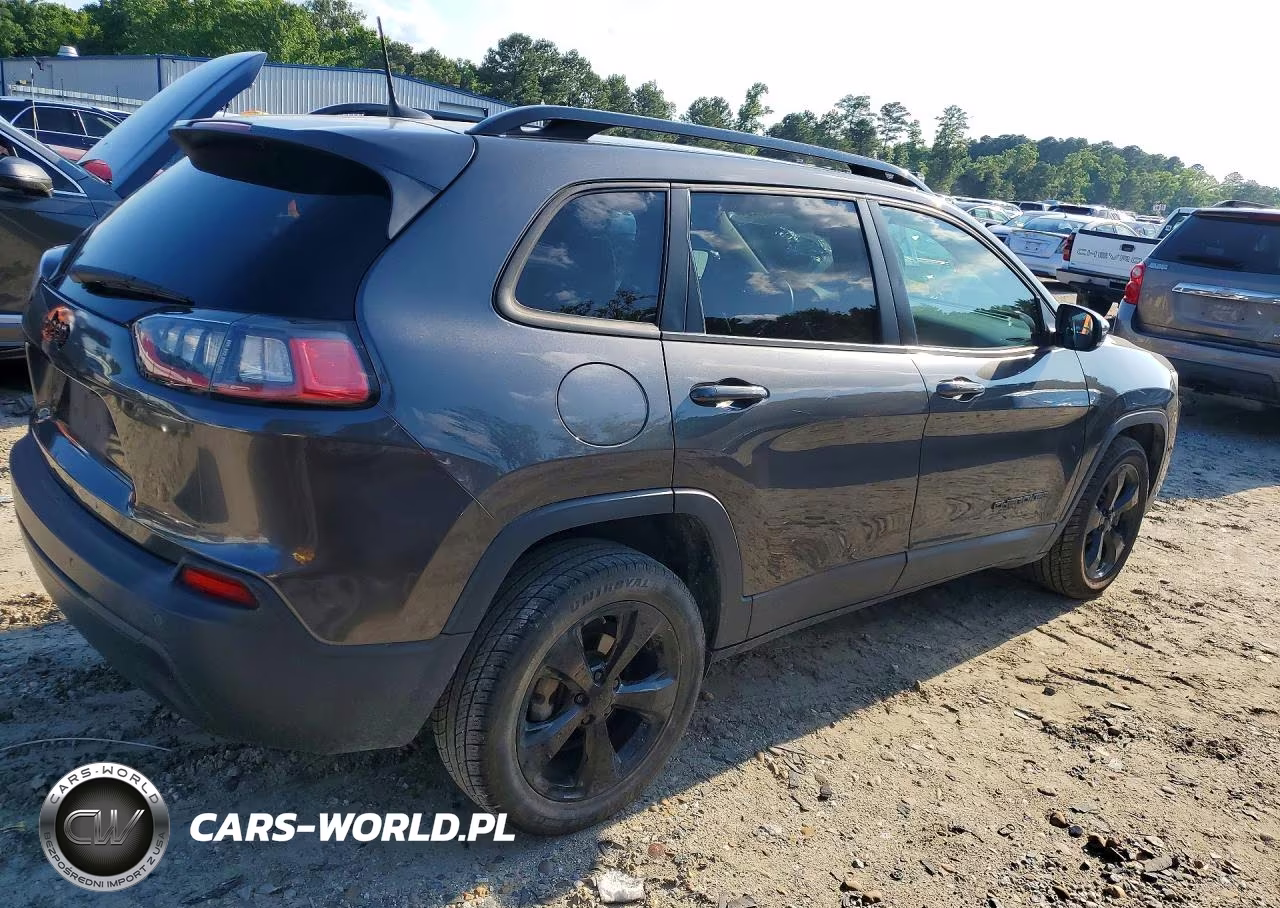 2019 Jeep Cherokee Latitude Plus VIN:1C4PJLLB3KD454099 - 3