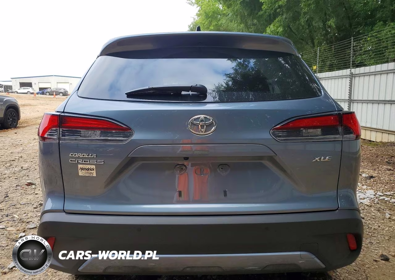 2025 Toyota Corolla Cross Xle VIN:7MUDAAAGXSV151532 - 6