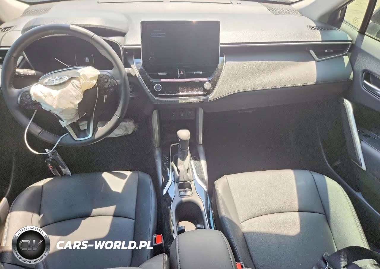 2025 Toyota Corolla Cross Xle VIN:7MUDAAAGXSV151532 - 8