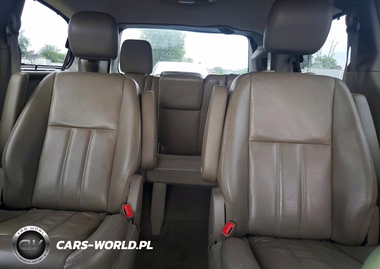 2012 Chrysler Town & Country Touring L VIN:2C4RC1CGXCR135588 - 10