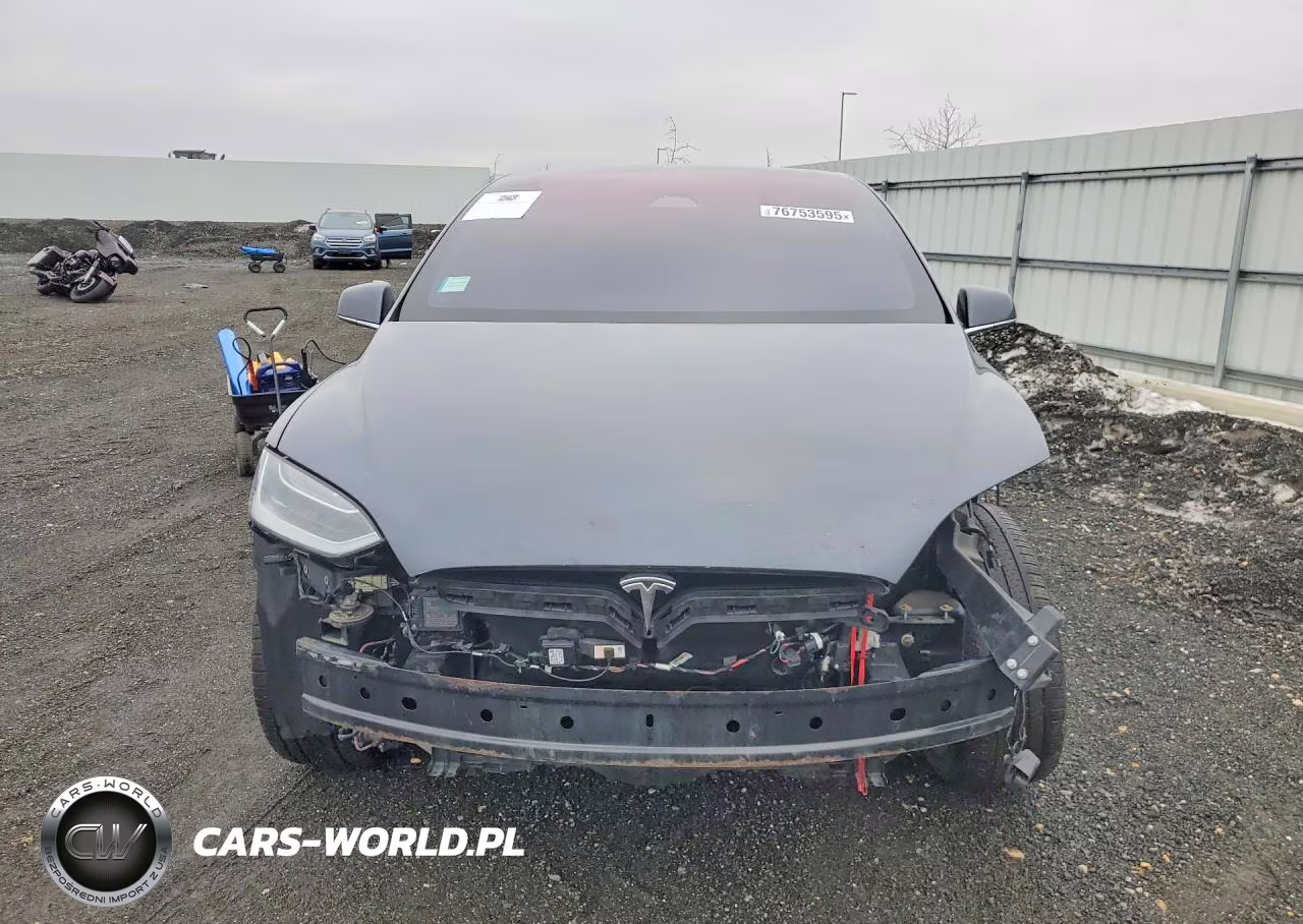 2018 Tesla Model X VIN:5YJXCDE23JF114147 - 9