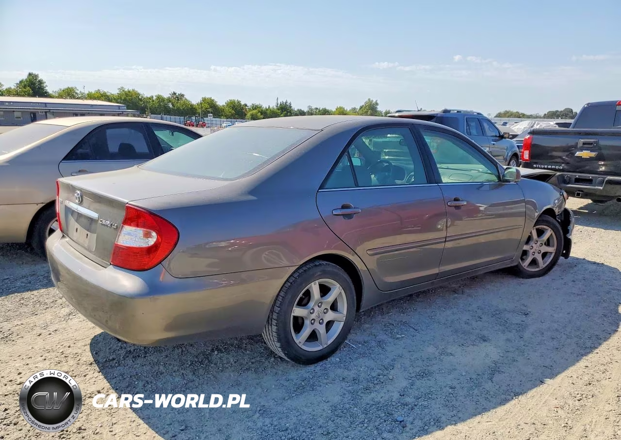 2004 Toyota Camry Le VIN:4T1BE32K94U940902 - 3