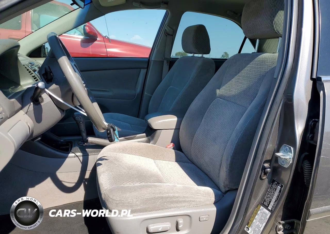 2004 Toyota Camry Le VIN:4T1BE32K94U940902 - 7