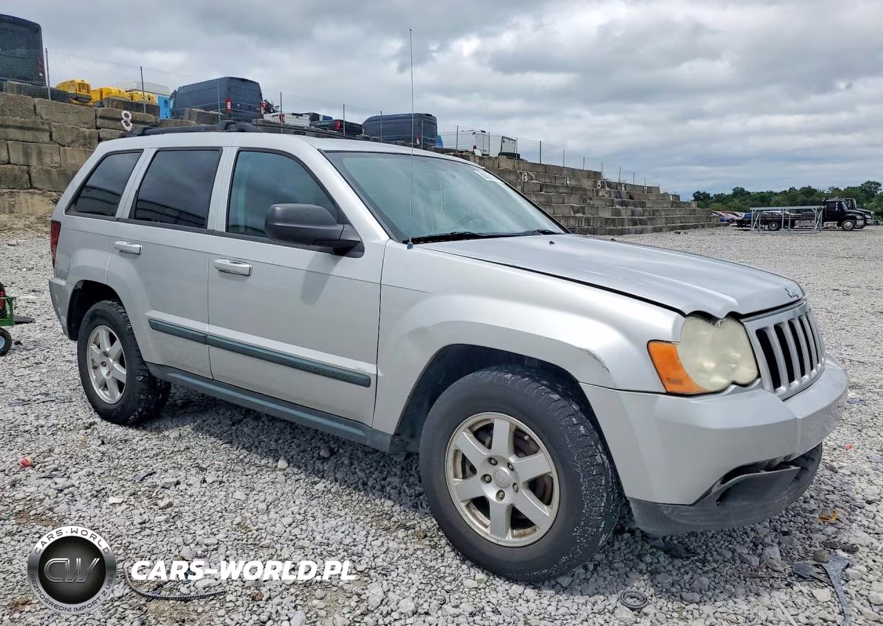 2008 Jeep Grand Cherokee Laredo VIN:1J8HS48N28C236236 - 4