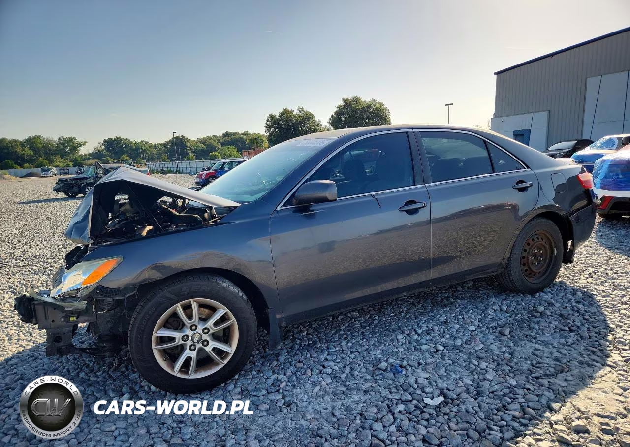2009 Toyota Camry Le – zdjęcie 1 z 12