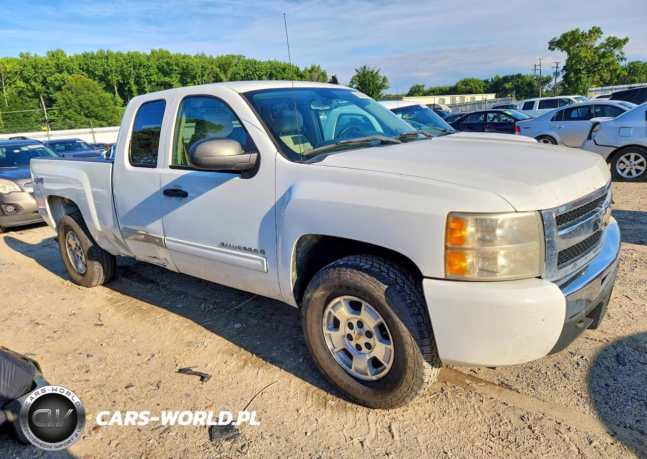 2010 Chev Silverado VIN:1GCSKSE35AZ102716 - 4