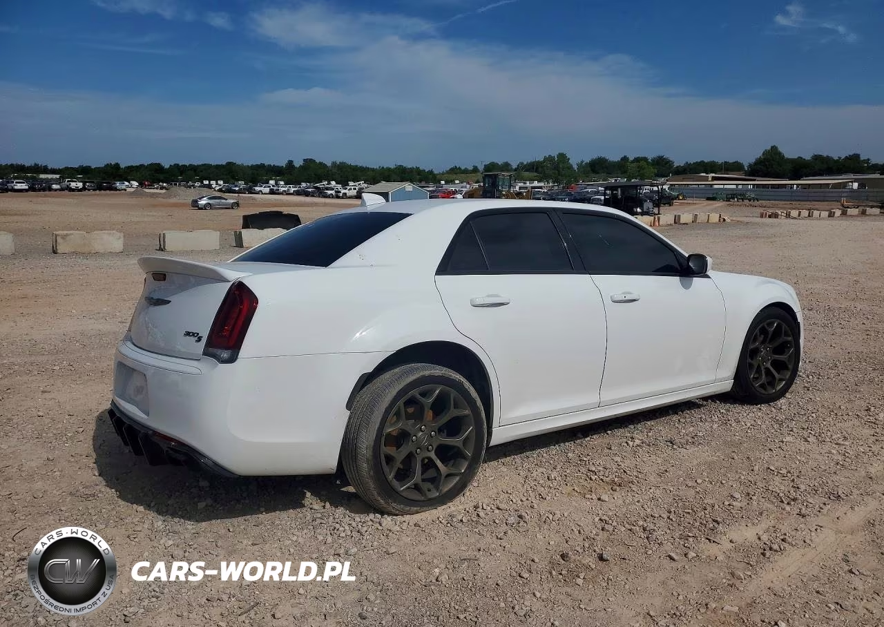 2017 Chrysler 300 S VIN:2C3CCABG0HH668994 - 3