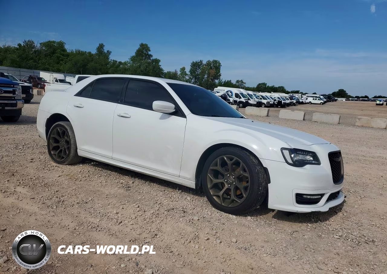 2017 Chrysler 300 S VIN:2C3CCABG0HH668994 - 4