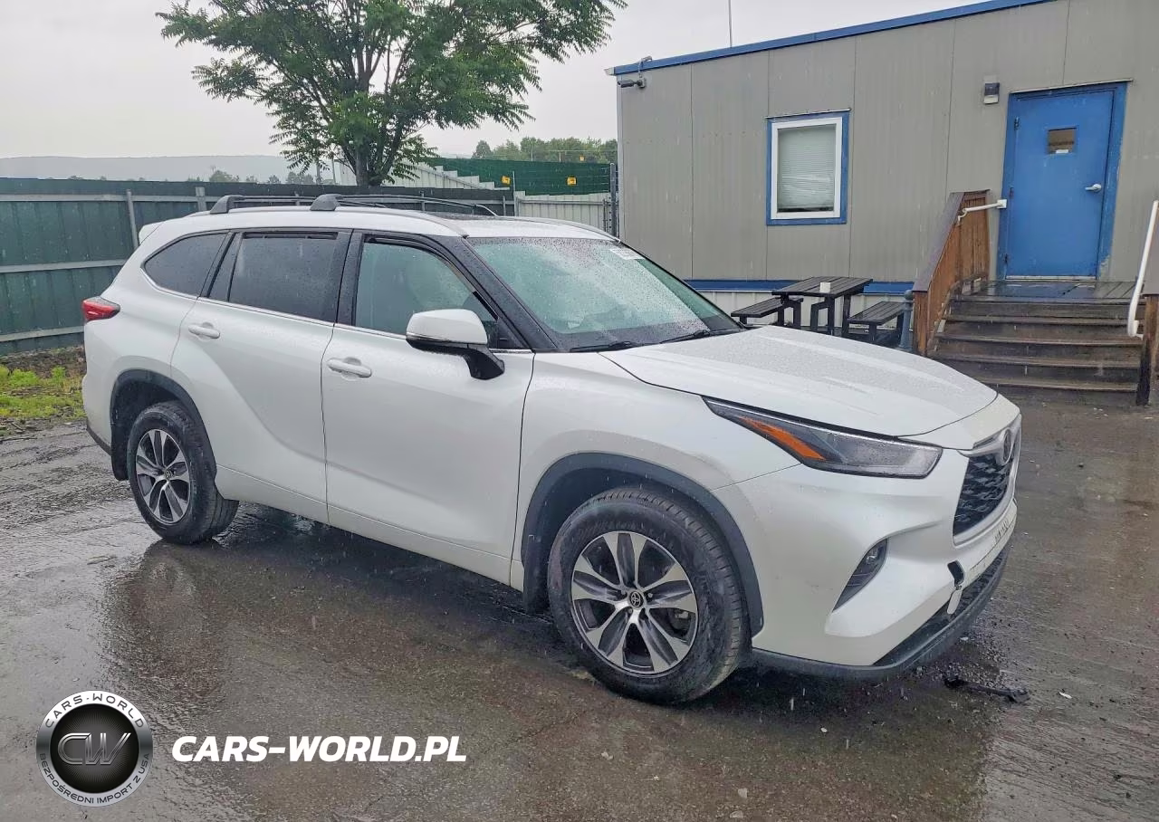 2022 Toyota Highlander Xle VIN:5TDGZRBH5NS577171 - 4