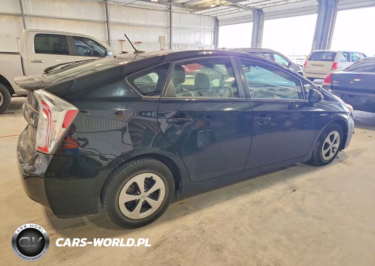 2014 Toyota Prius Four VIN:JTDKN3DU3E1754262 - 3