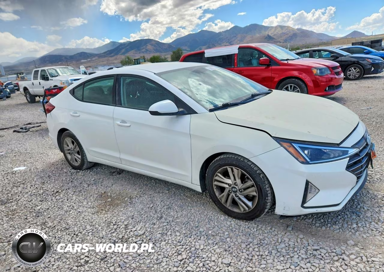 2020 Hyundai Elantra Sel VIN:5NPD84LF0LH570749 - 4