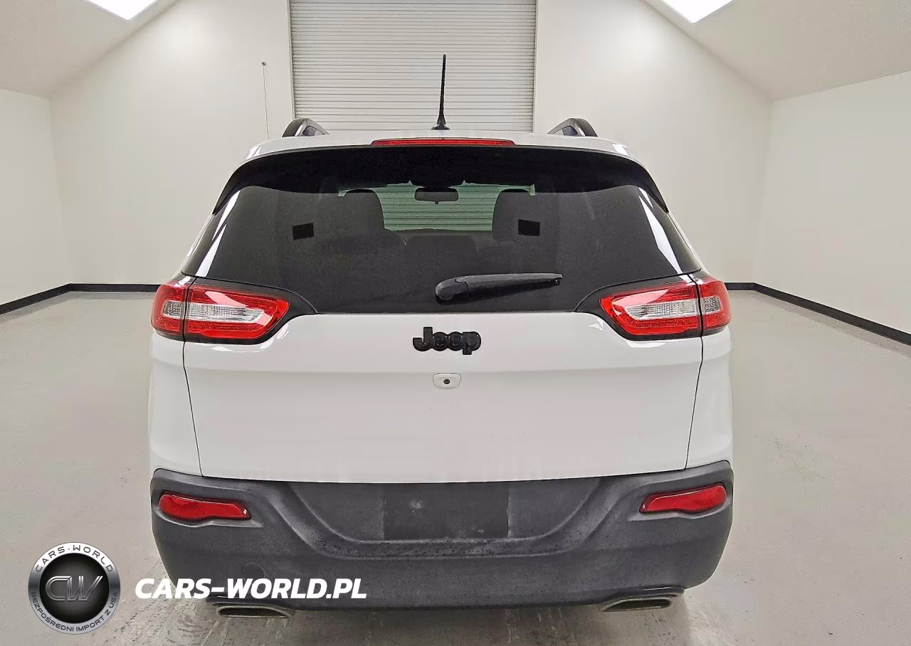 2018 Jeep Cherokee Latitude VIN:1C4PJLCX3JD552804 - 6