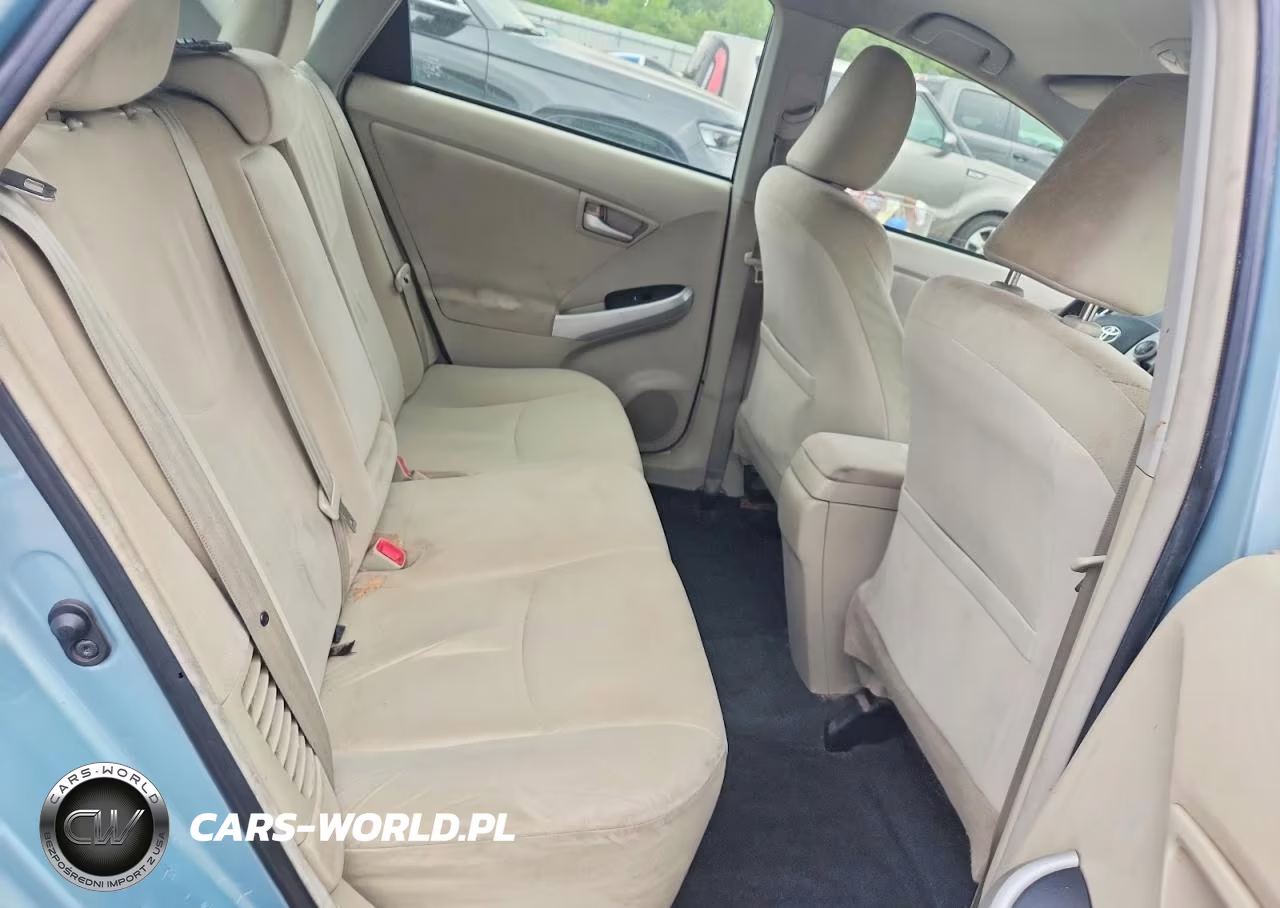 2014 Toyota Prius Three VIN:JTDKN3DU8E1816190 - 10
