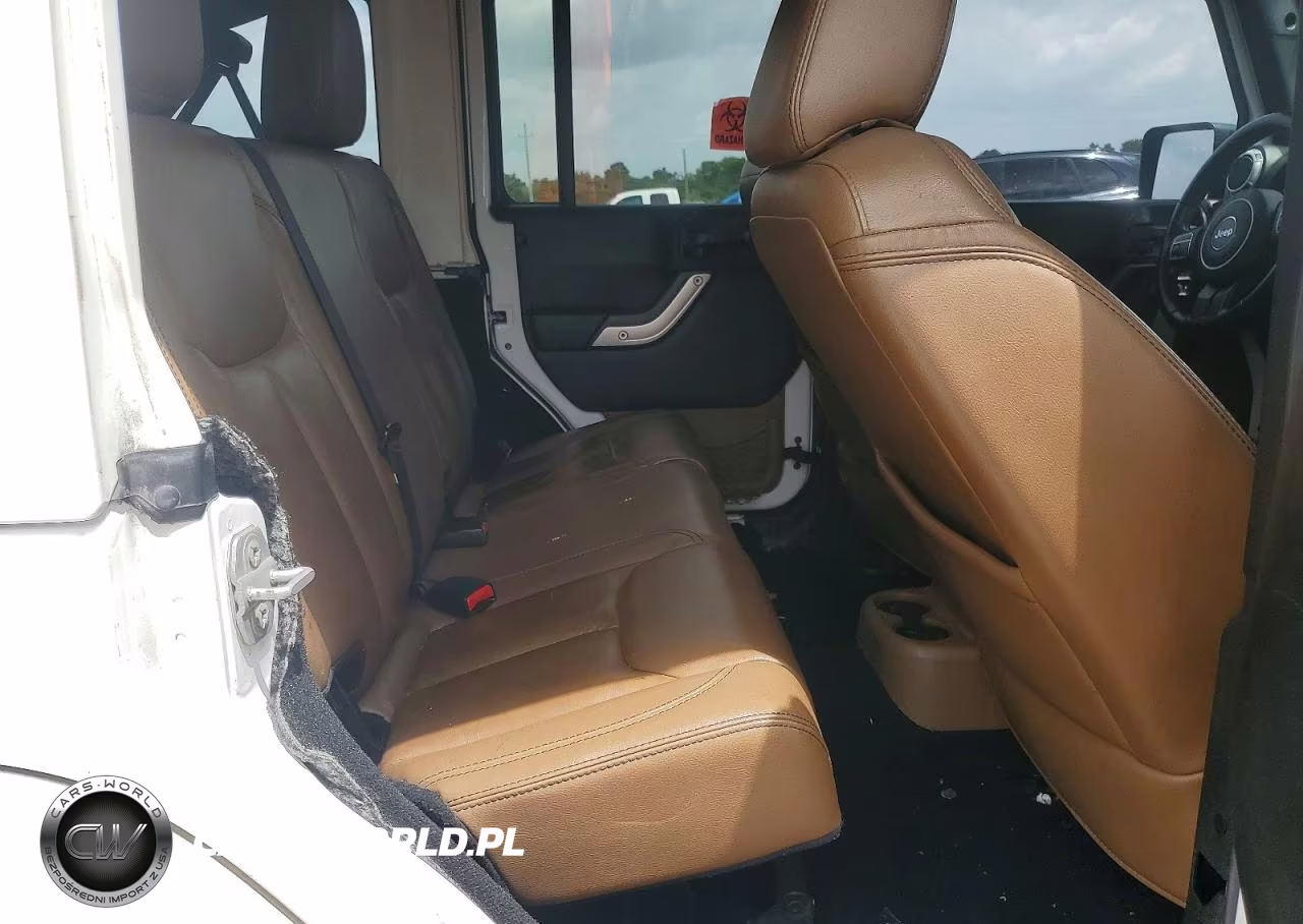 2015 Jeep Wrangler Unlimited Sahara VIN:1C4BJWEG4FL612210 - 10