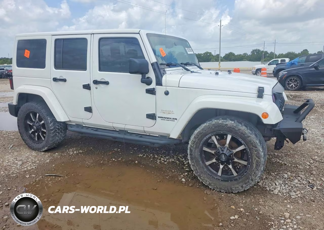 2015 Jeep Wrangler Unlimited Sahara VIN:1C4BJWEG4FL612210 - 4