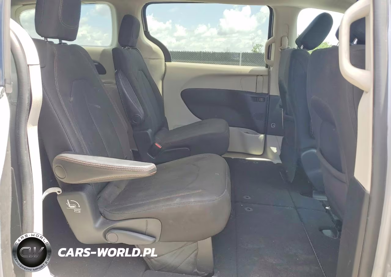 2017 Chrysler Pacifica Lx VIN:2C4RC1CG9HR739172 - 11
