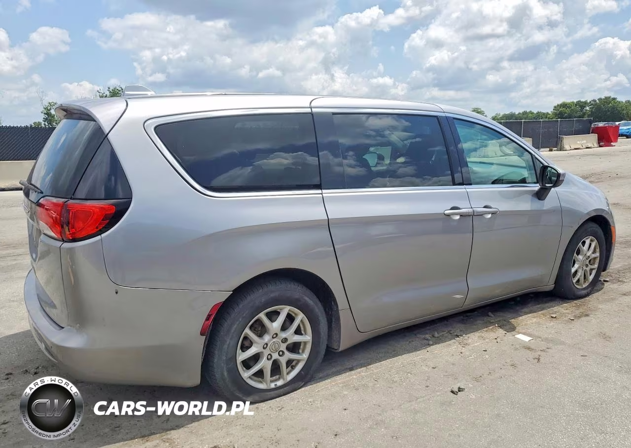 2017 Chrysler Pacifica Lx VIN:2C4RC1CG9HR739172 - 3