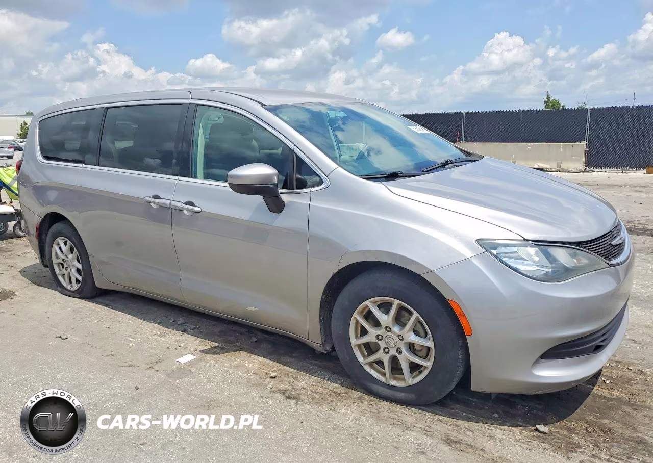 2017 Chrysler Pacifica Lx VIN:2C4RC1CG9HR739172 - 4