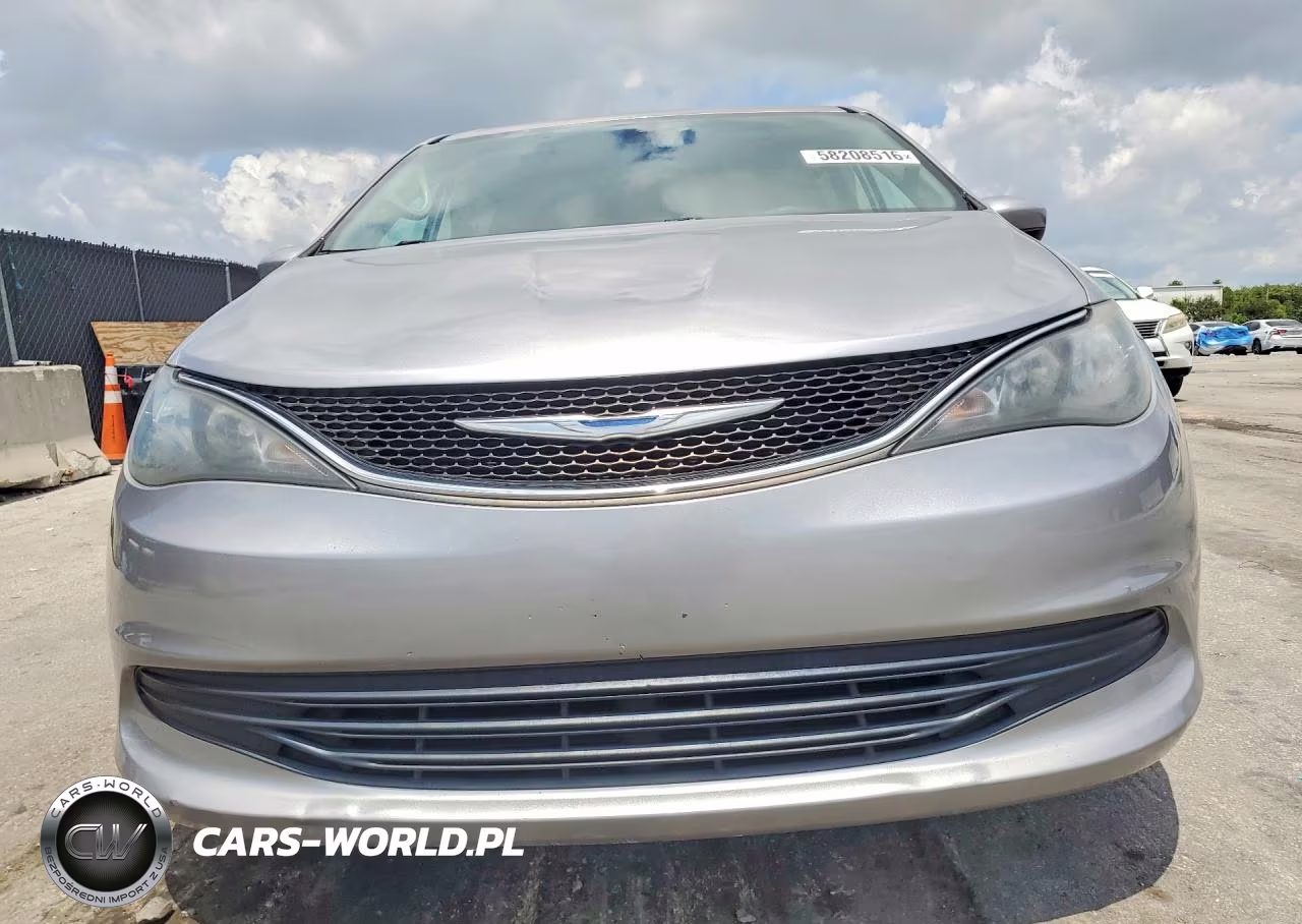 2017 Chrysler Pacifica Lx VIN:2C4RC1CG9HR739172 - 5