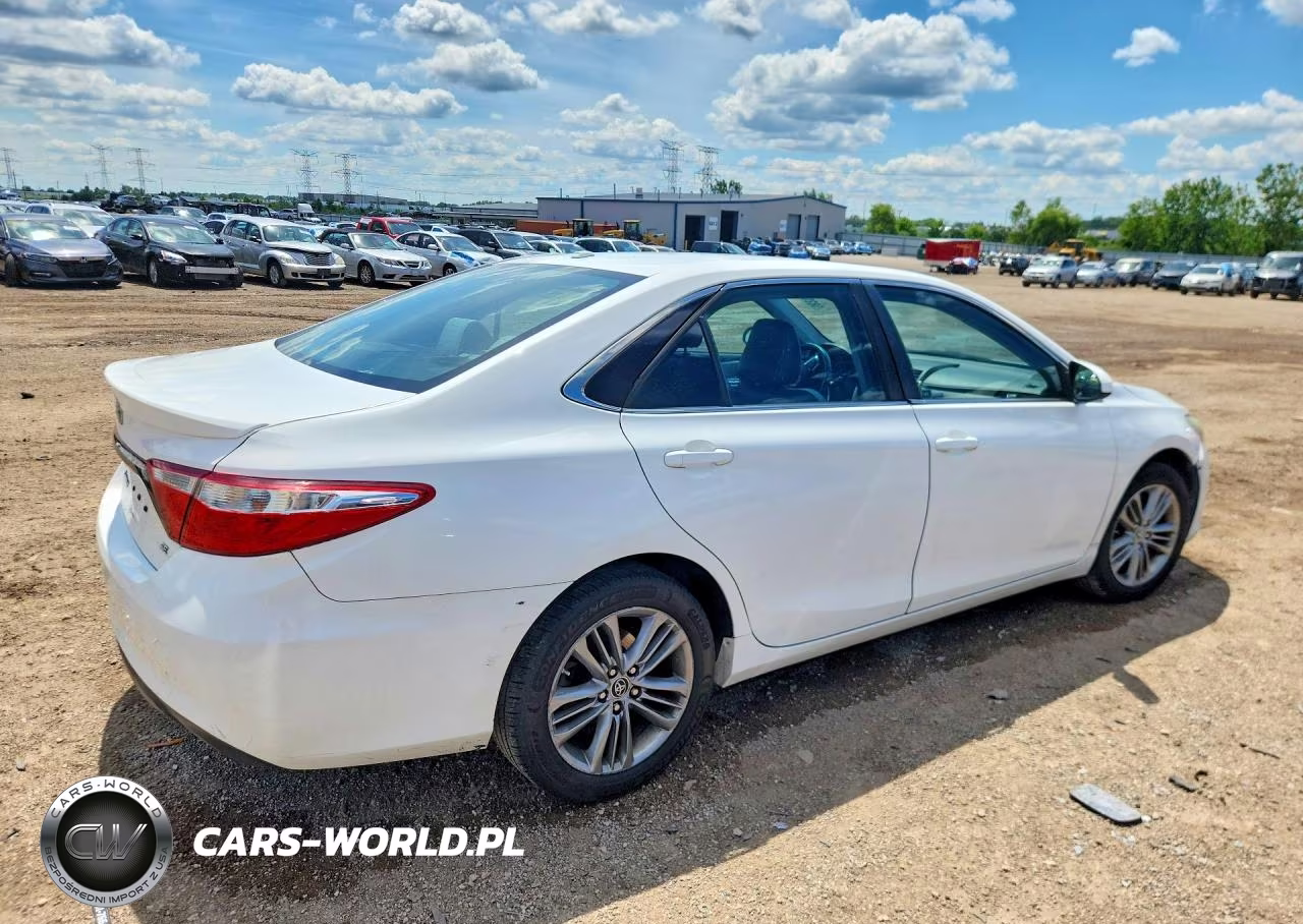 2015 Toyota Camry Se VIN:4T1BF1FK0FU034524 - 3