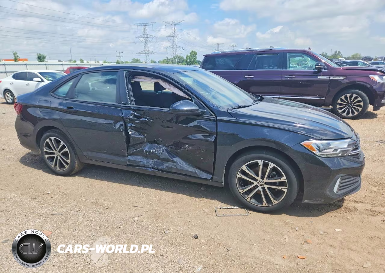 2023 Volkswagen Jetta Sport VIN:3VWBM7BU4PM056615 - 4