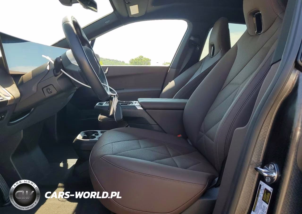 2025 BMW Ix xDrive50 VIN:WB523CF0XSCU48350 - 7
